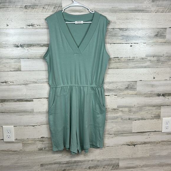 New Zenana Cotton Sleeveless V Neck Romper with Pockets Mint Green Size 1X - Picture 2 of 7